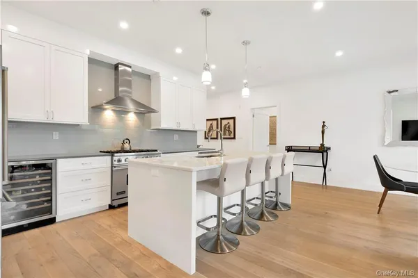 $9,650 | 8 Boulevard West, Unit PH 1, Pelham, NY 10803