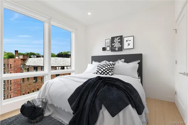 $9,650 | 8 Boulevard West, Unit PH 1, Pelham, NY 10803