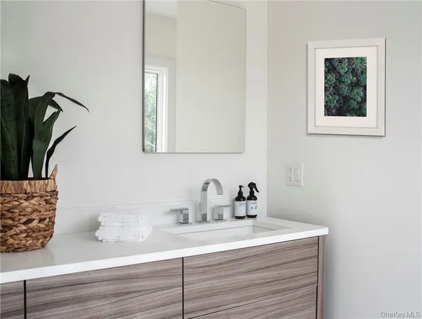 $9,650 | 8 Boulevard West, Unit PH 1, Pelham, NY 10803