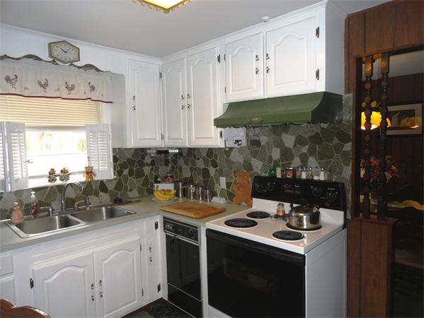10 Victor Road Framingham, MA 01702 - Photo 6 of 20 Gallery Image 6