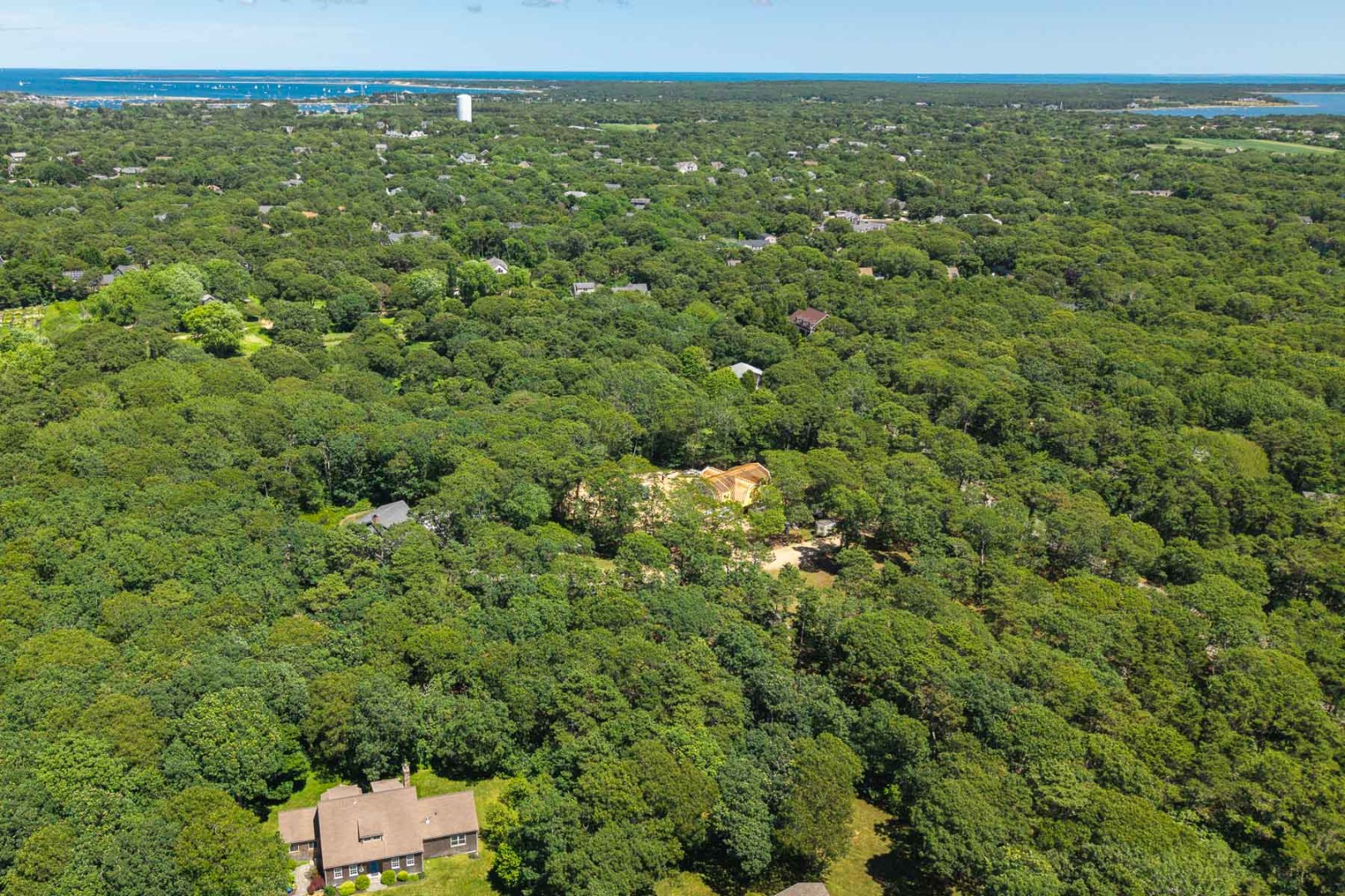 4 Wilsons Lane Edgartown, MA 02539 - Photo 7 of 17 a view of a city