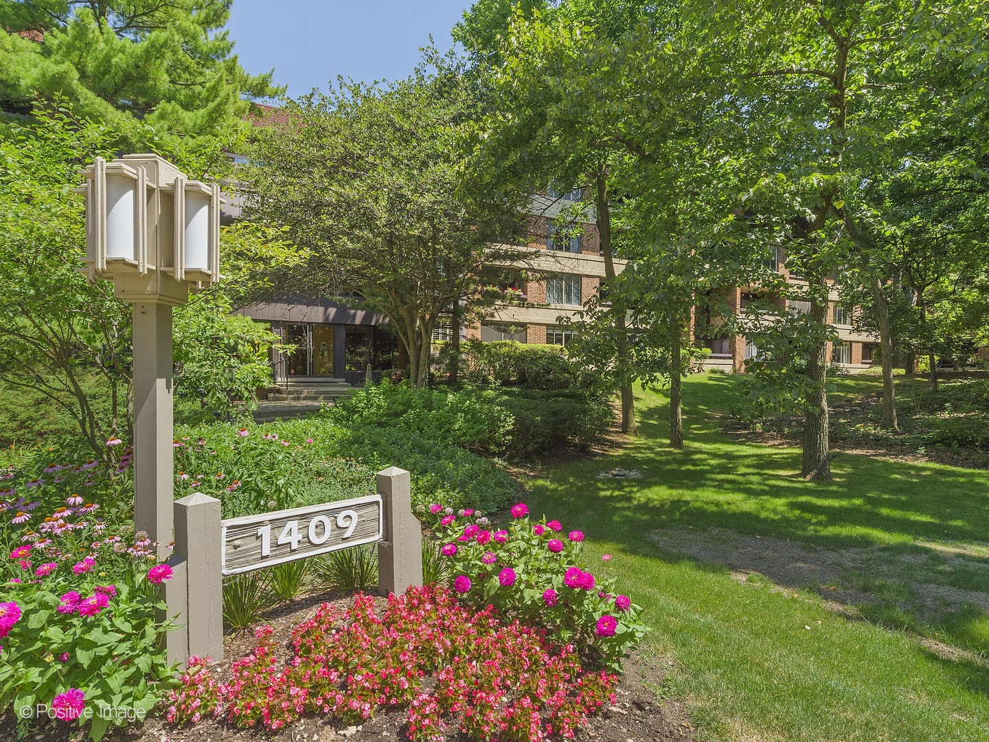 1409 Burr Oak Road, Unit 112A Hinsdale, IL 60521 - Photo 1 of 35