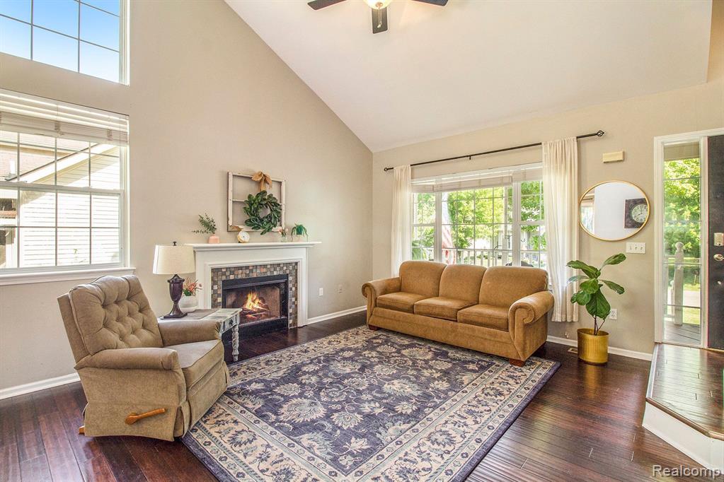2571 Ravineside South Howell, MI 48843 - Photo 4 of 40