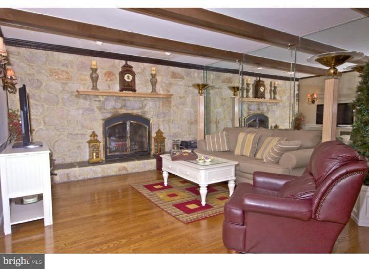 314 Hemlock Lane Springfield, PA 19064 - Photo 9 of 25 Family Room