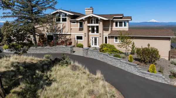 $1,400,000 | 3124 Northwest Lynch Way, Redmond, OR 97756