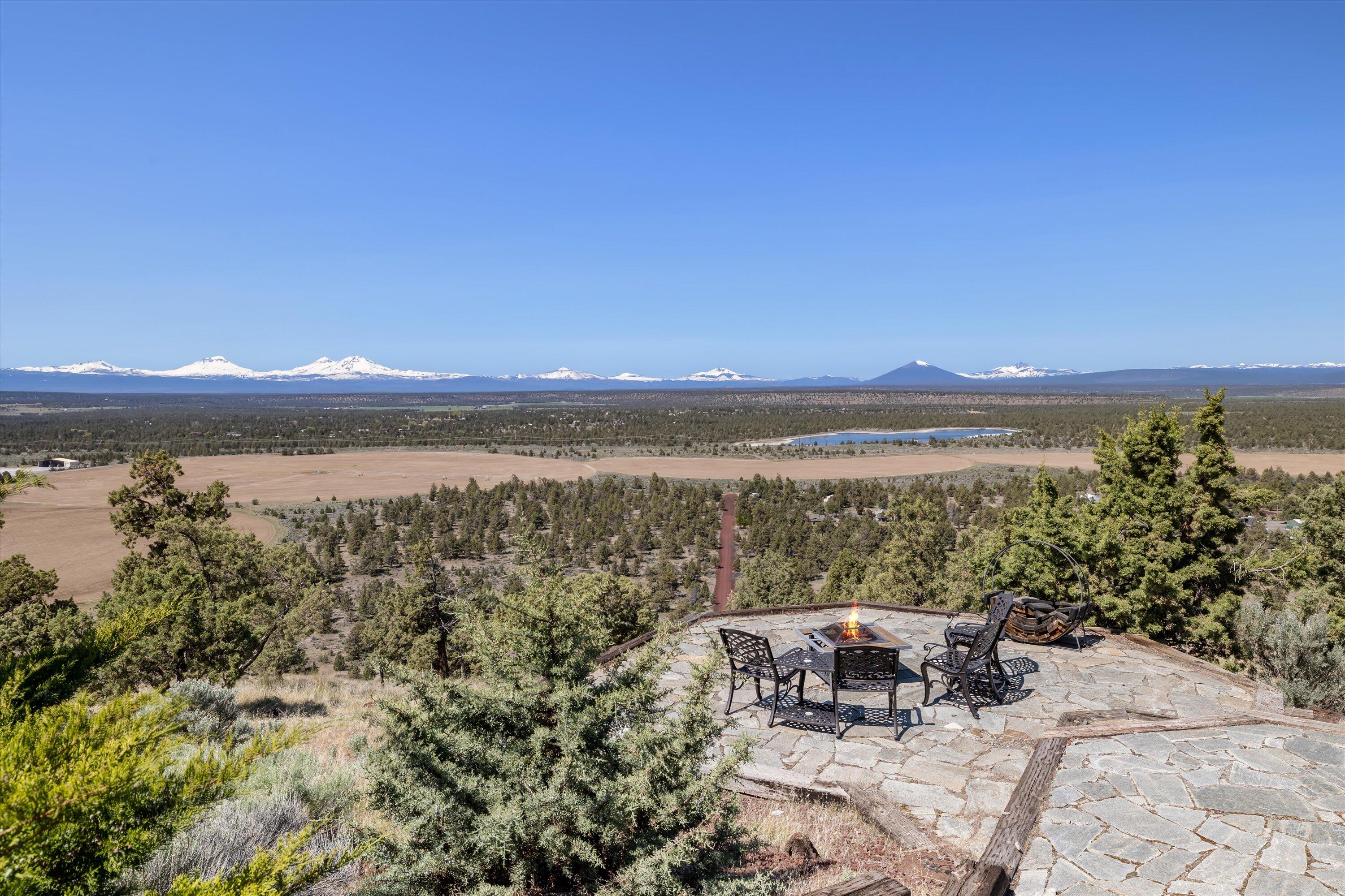 3124 Northwest Lynch Way Redmond, OR 97756 - Photo 26 of 89 Access to the patio from the yard or the West deck