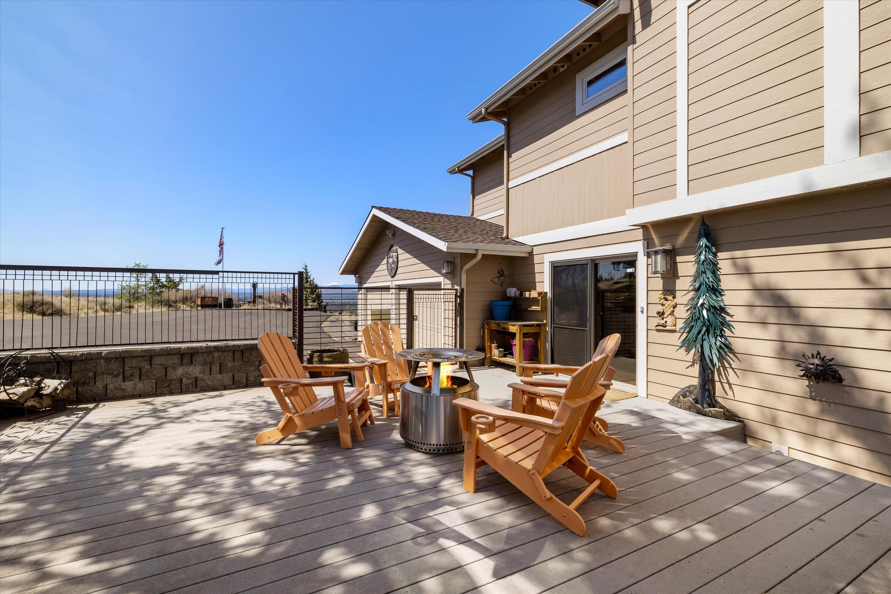 3124 Northwest Lynch Way Redmond, OR 97756 - Photo 29 of 89 Sunrises and shade in the summer