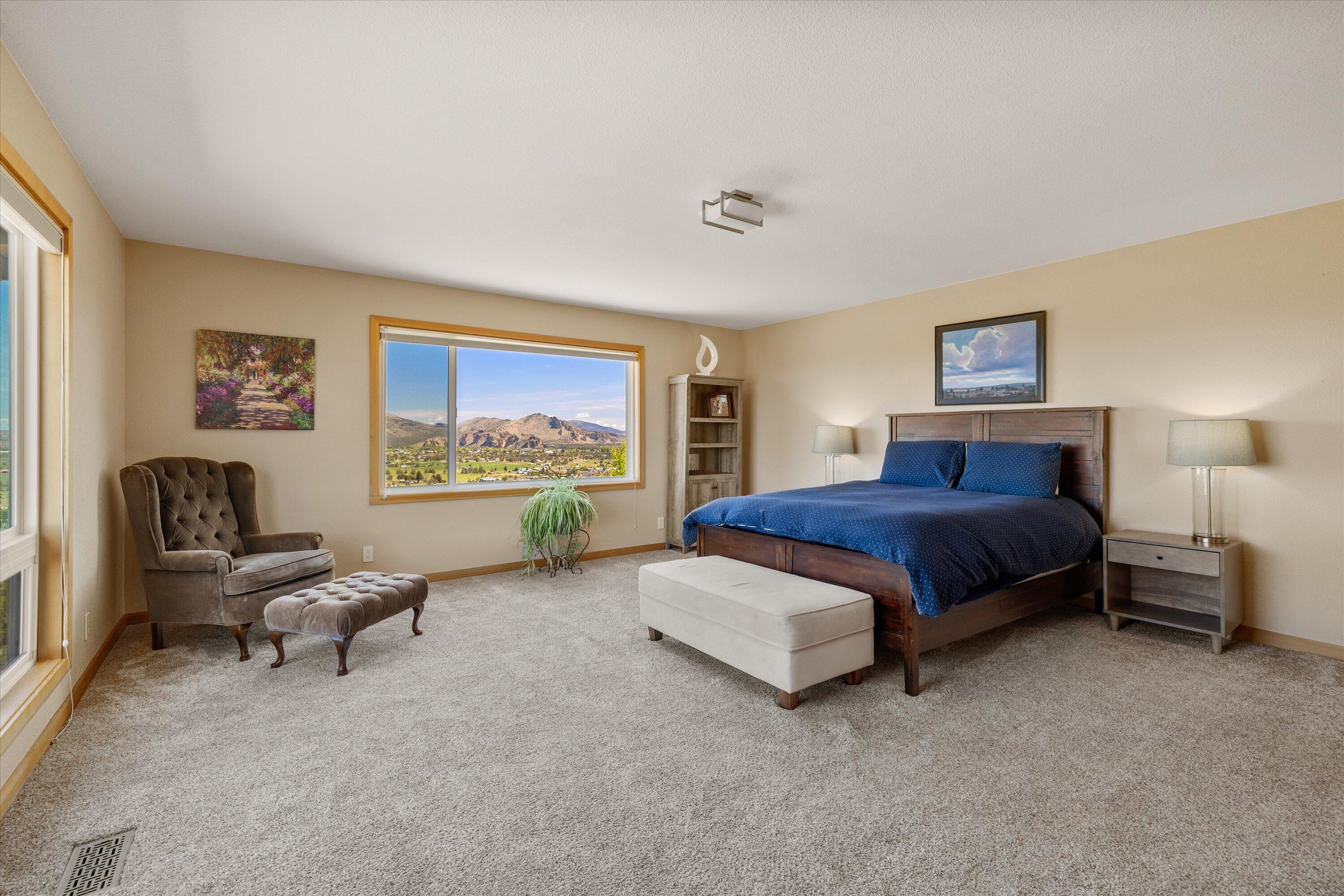 3124 Northwest Lynch Way Redmond, OR 97756 - Photo 34 of 89 Suite two with Smith Rock views