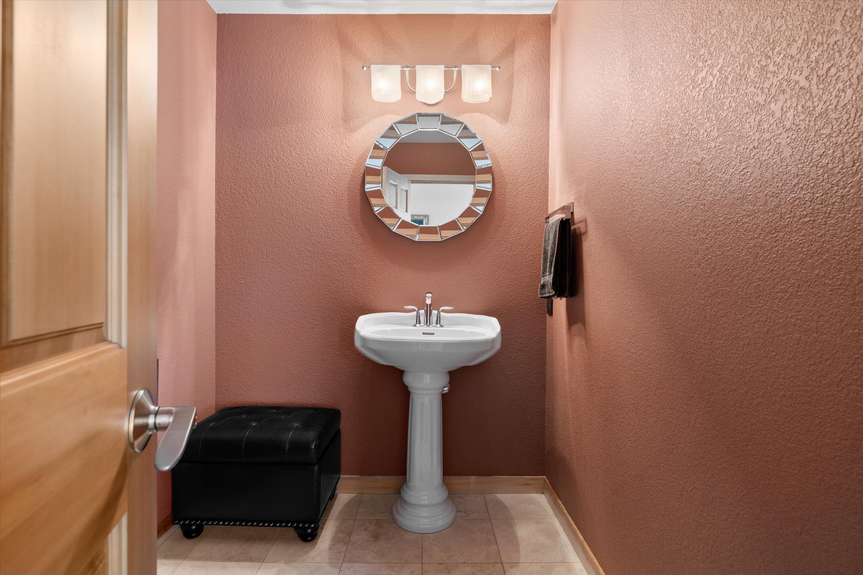 3124 Northwest Lynch Way Redmond, OR 97756 - Photo 38 of 89 Half bath on main level