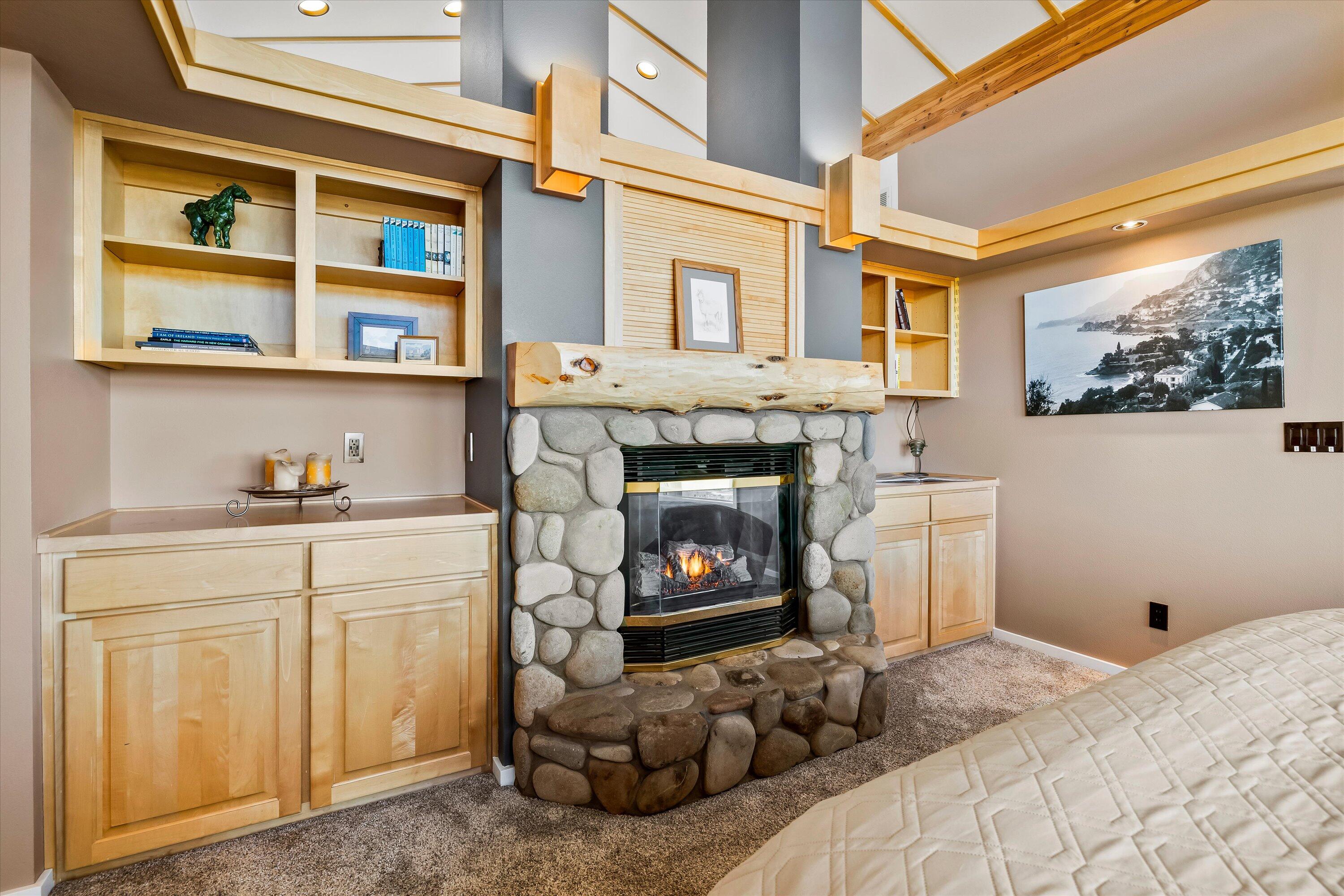 3124 Northwest Lynch Way Redmond, OR 97756 - Photo 47 of 89 Fireplace four in the owner suite