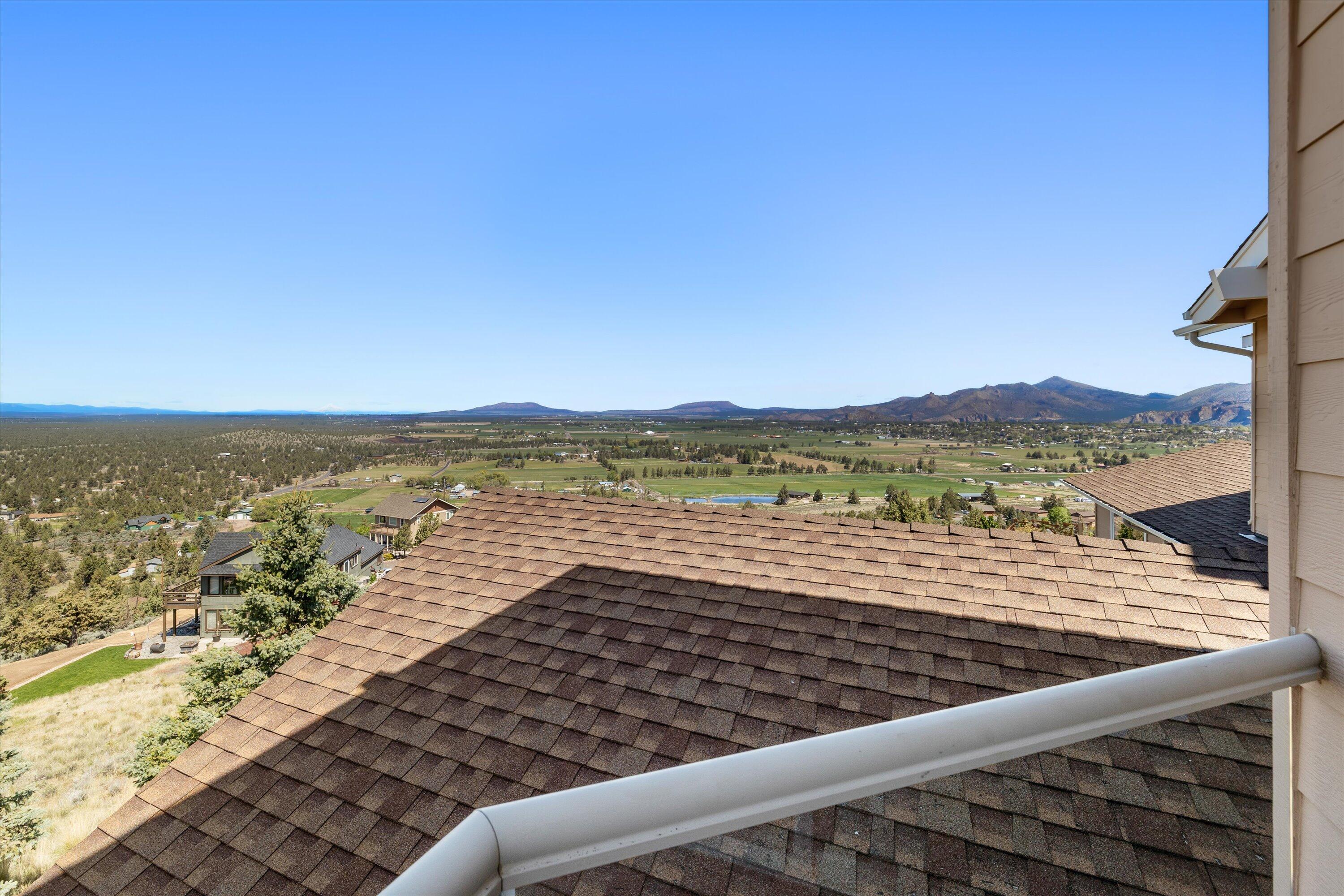 3124 Northwest Lynch Way Redmond, OR 97756 - Photo 49 of 89 Views are incredible in this suite