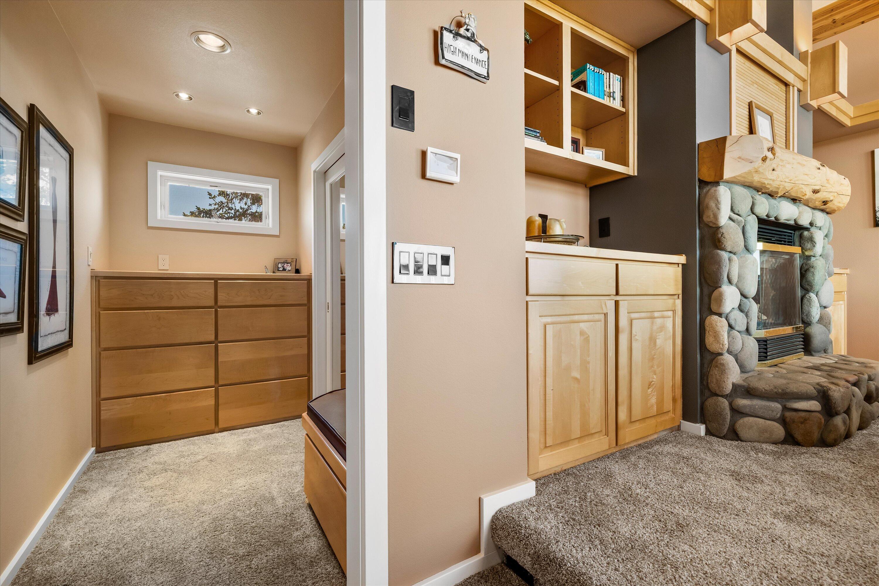 3124 Northwest Lynch Way Redmond, OR 97756 - Photo 55 of 89 Wardrobe two dressing area