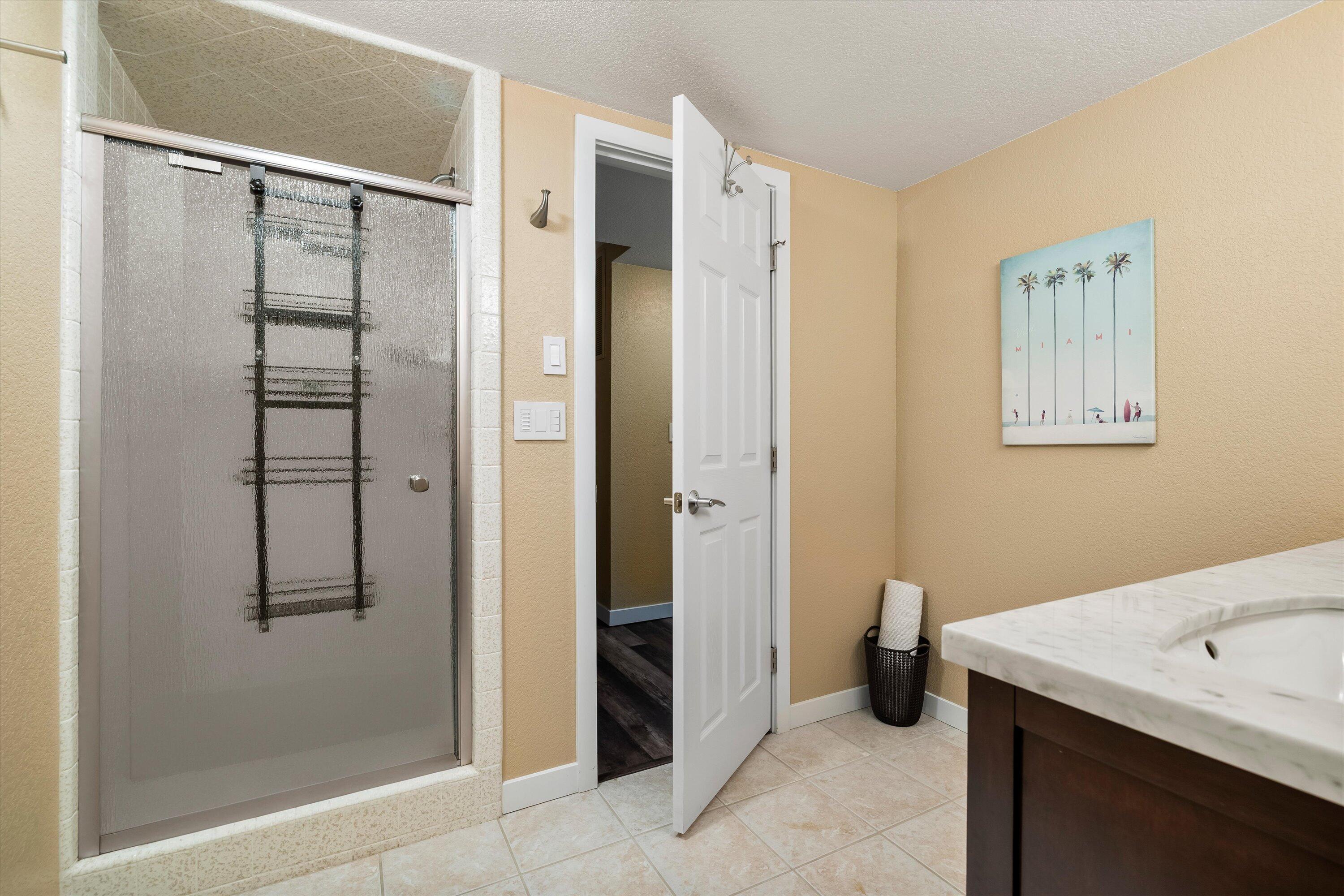 3124 Northwest Lynch Way Redmond, OR 97756 - Photo 60 of 89 Spacious bath