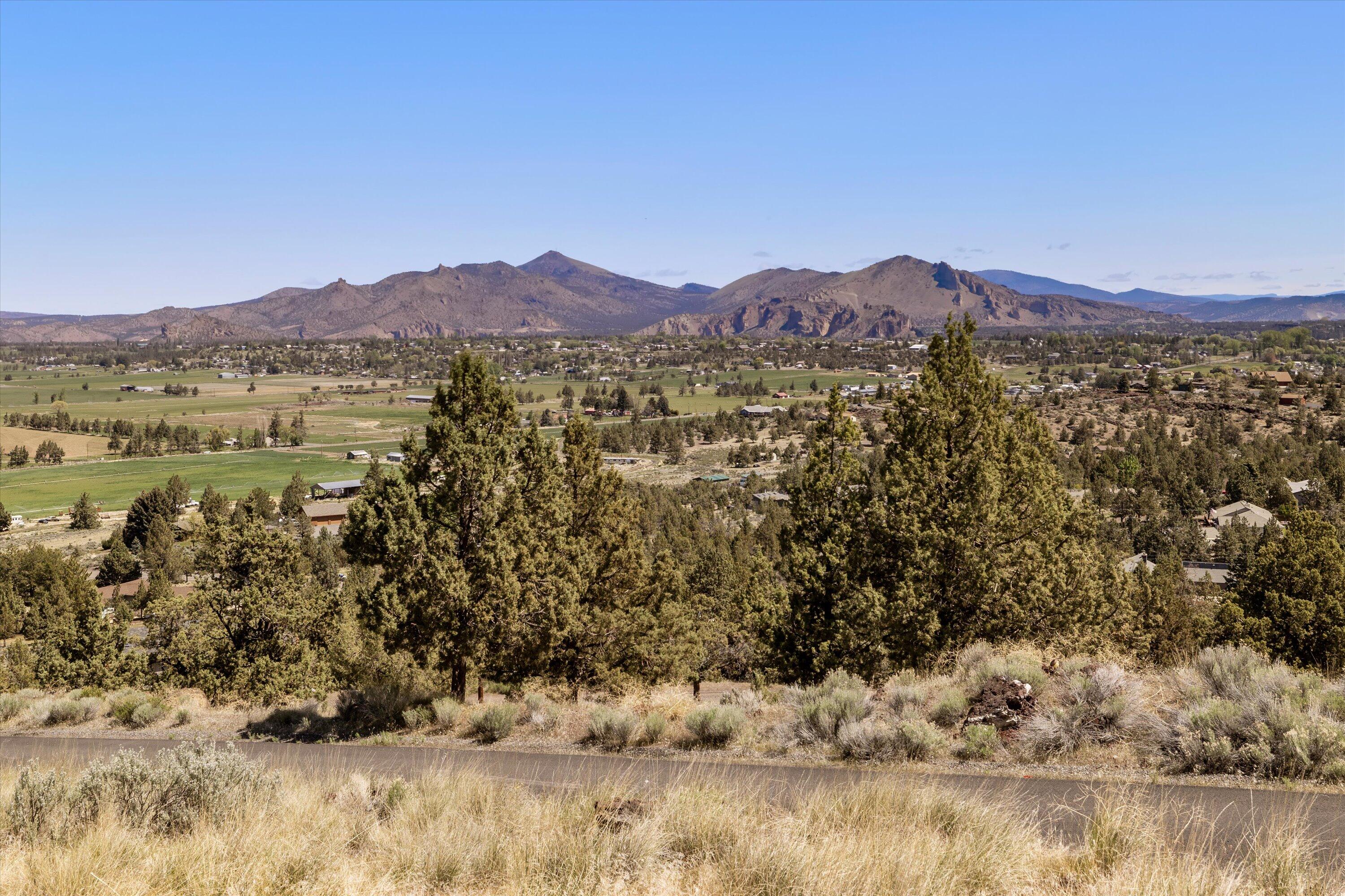 3124 Northwest Lynch Way Redmond, OR 97756 - Photo 70 of 89 View toward Smith Rock across the private drive