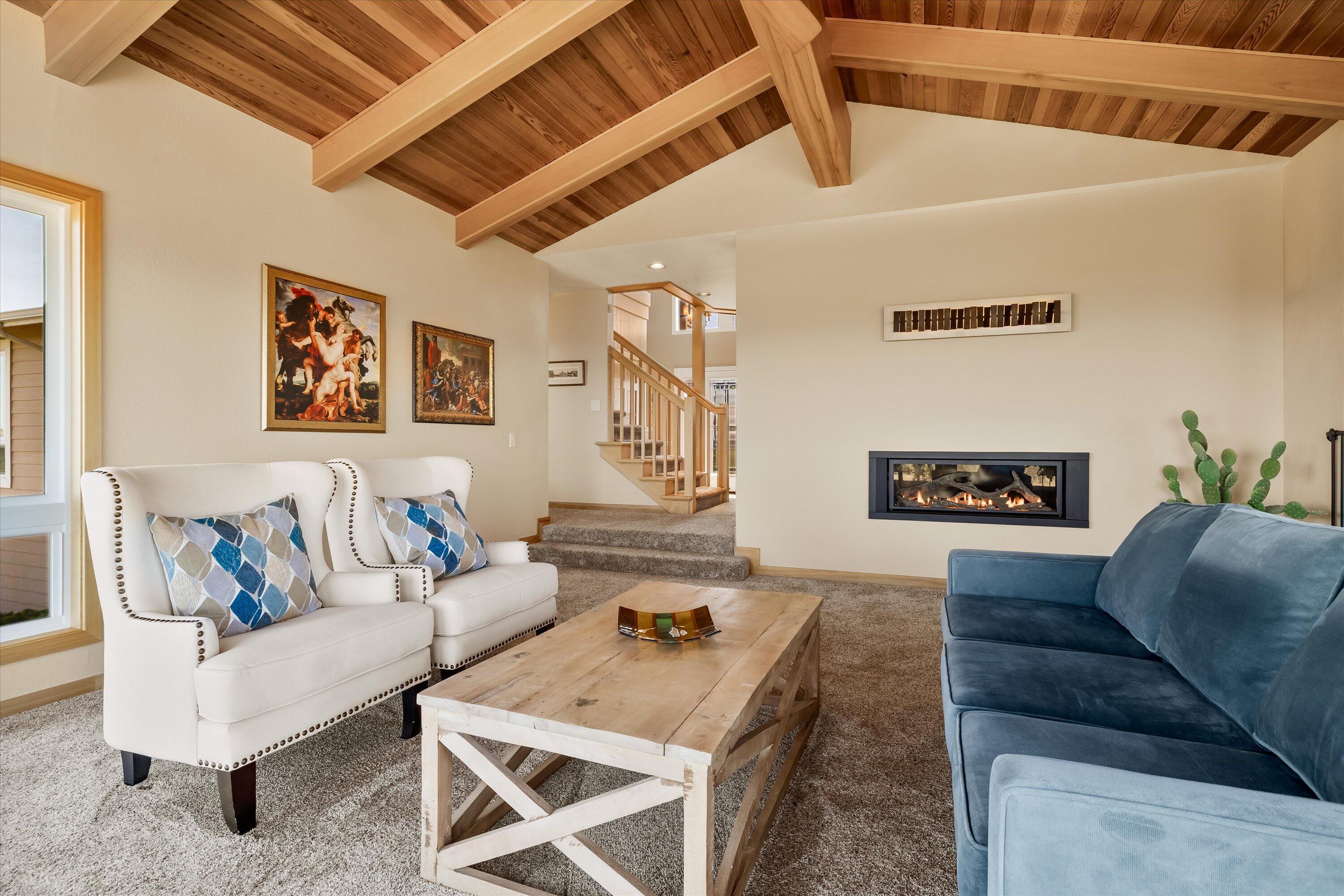 3124 Northwest Lynch Way Redmond, OR 97756 - Photo 5 of 89 Beautiful exposed beams