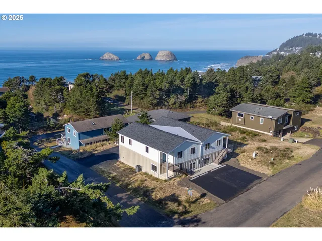 $550,000 | 110 Crescent Street, Tillamook, OR 97141