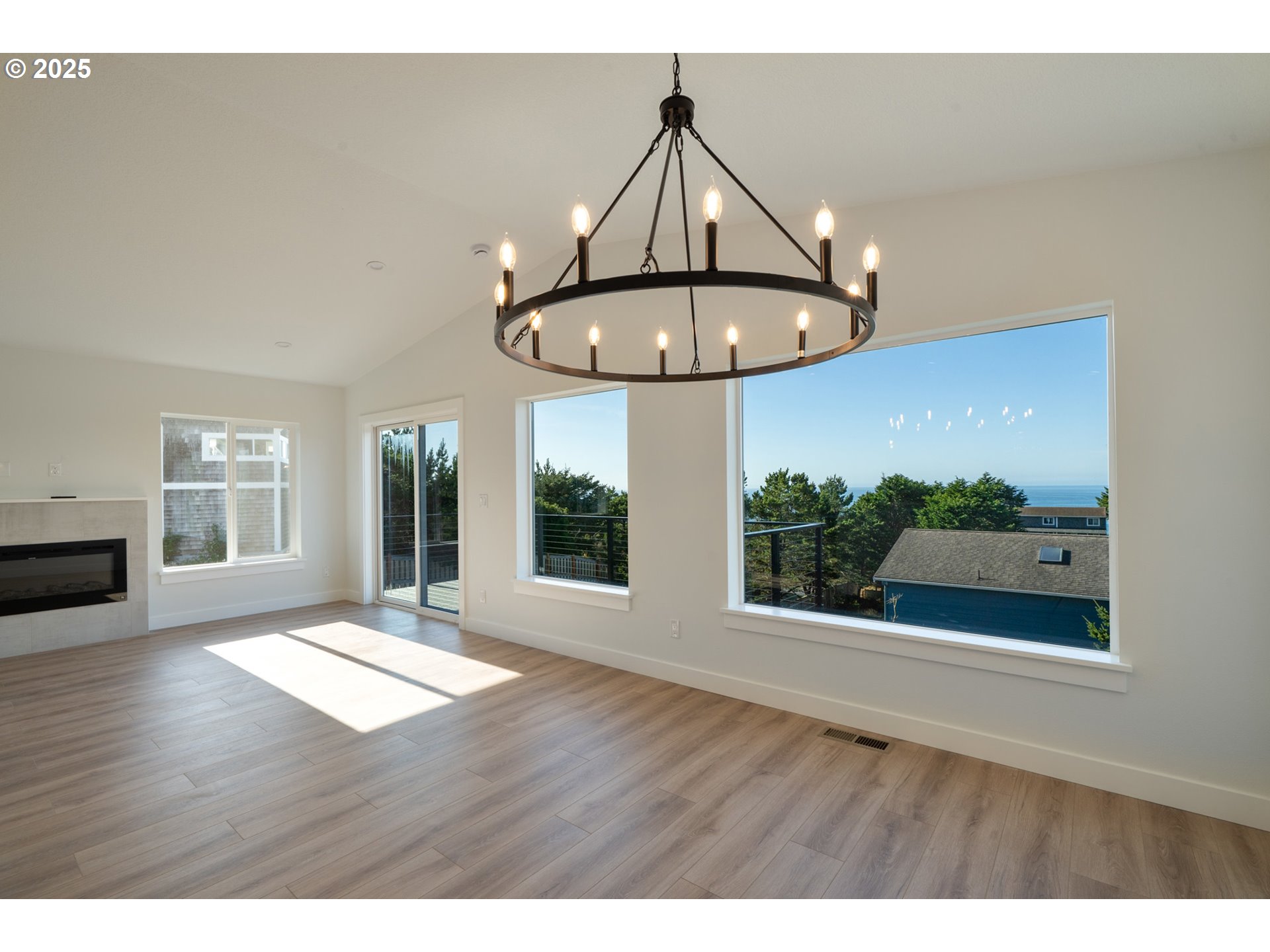 110 Crescent Street Tillamook, OR 97141 - Photo 11 of 39