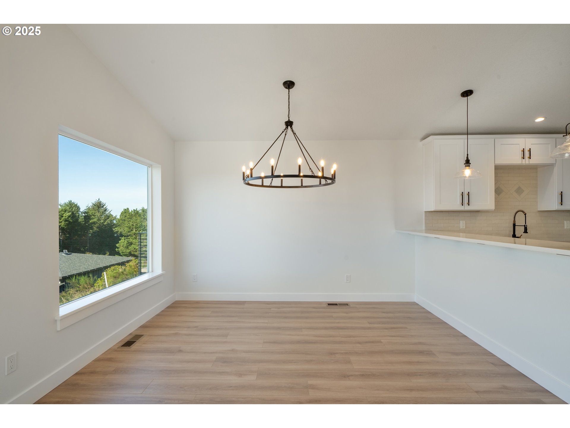 110 Crescent Street Tillamook, OR 97141 - Photo 13 of 39