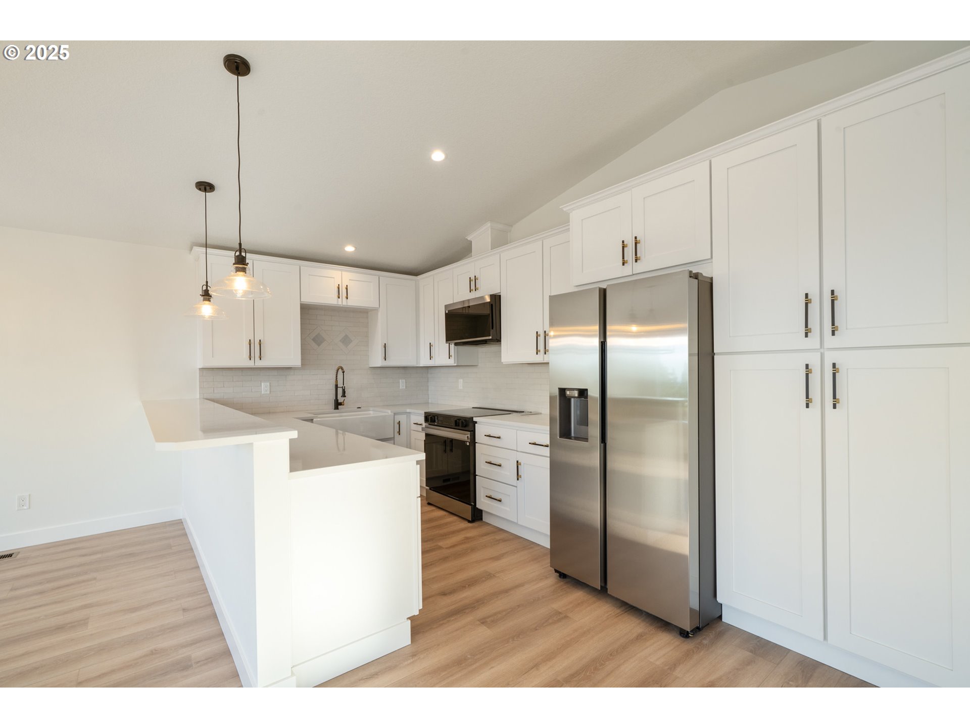 110 Crescent Street Tillamook, OR 97141 - Photo 15 of 39