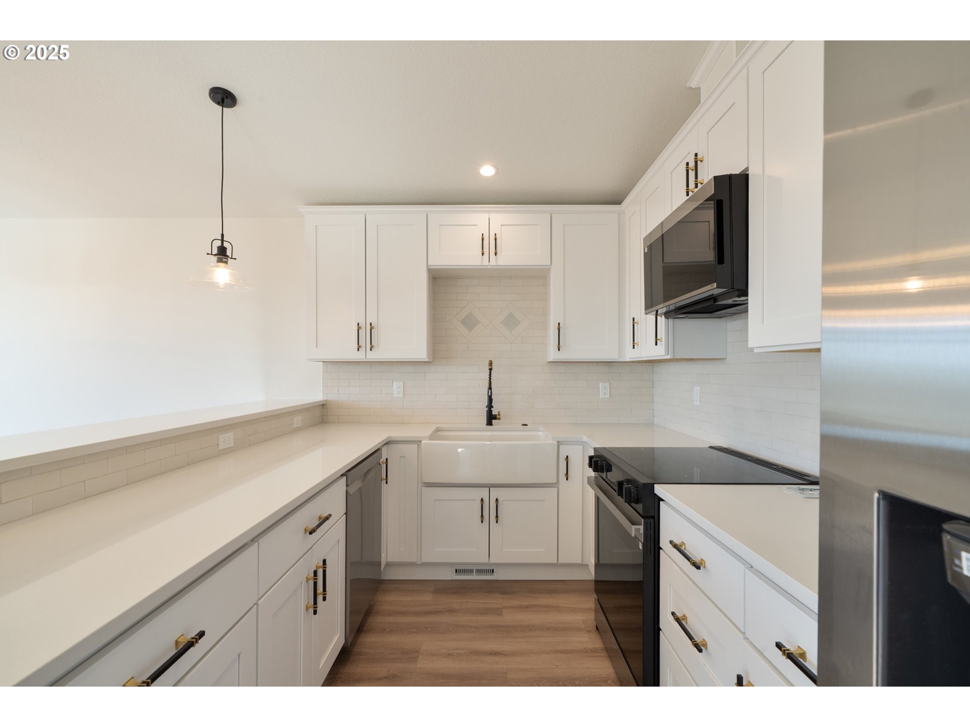 110 Crescent Street Tillamook, OR 97141 - Photo 16 of 39