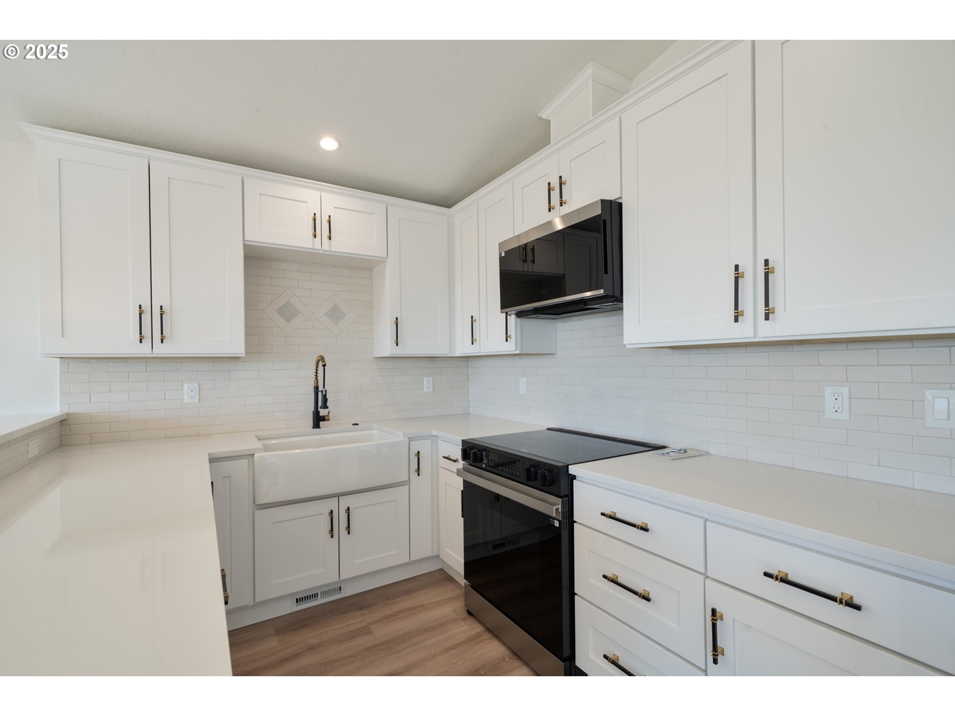 110 Crescent Street Tillamook, OR 97141 - Photo 17 of 39