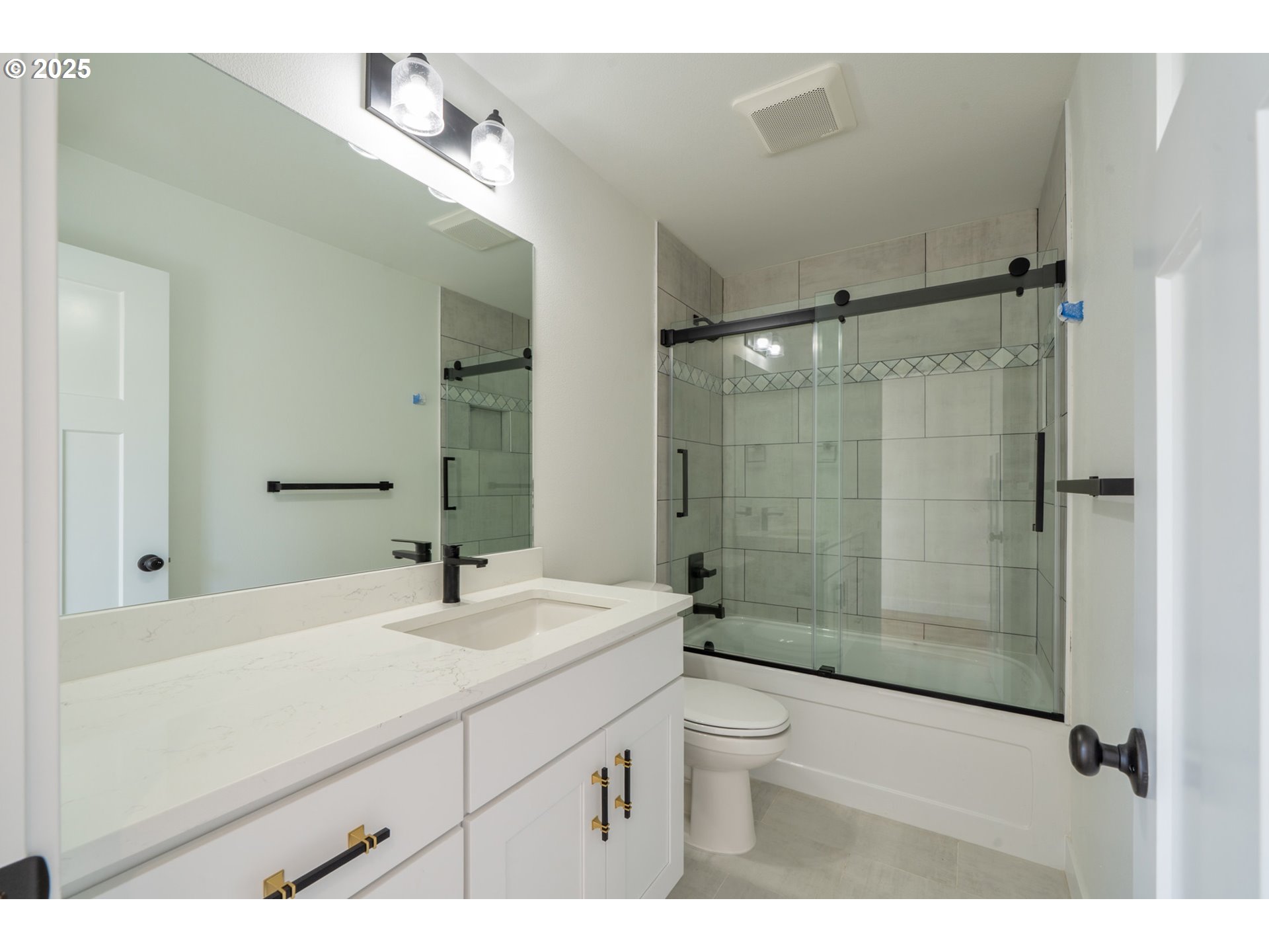 110 Crescent Street Tillamook, OR 97141 - Photo 20 of 39