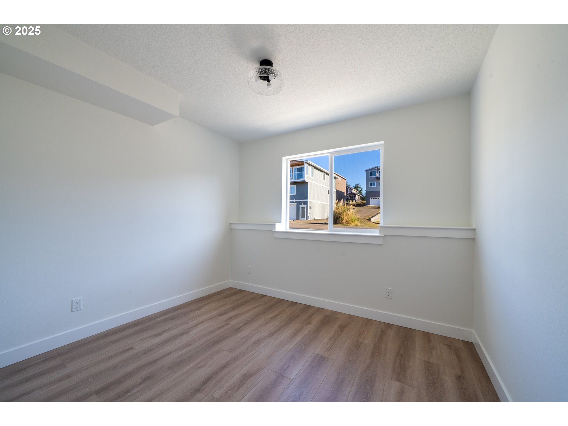 110 Crescent Street Tillamook, OR 97141 - Photo 28 of 39