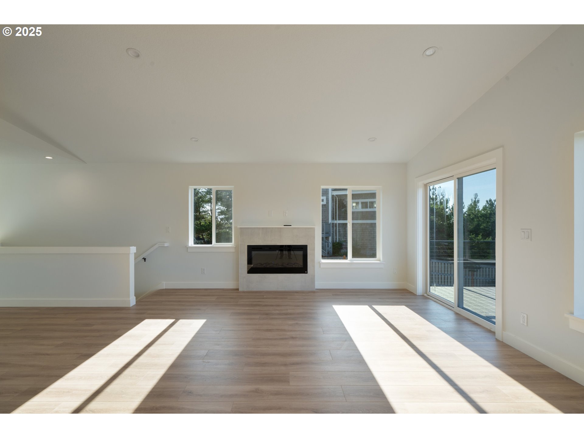 110 Crescent Street Tillamook, OR 97141 - Photo 5 of 39