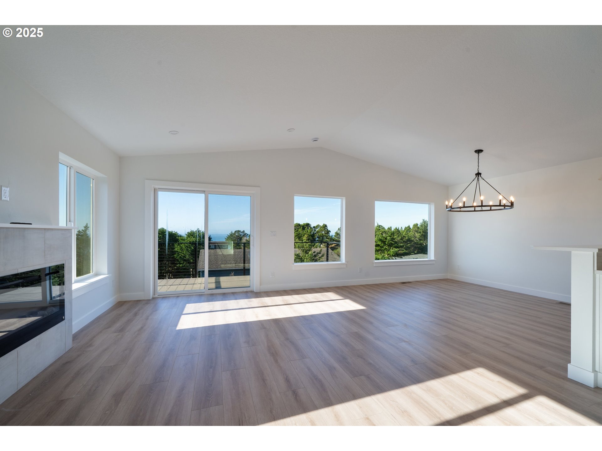 110 Crescent Street Tillamook, OR 97141 - Photo 10 of 39