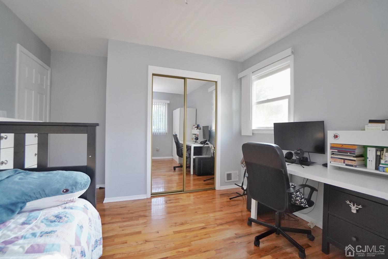 60 Annette Drive Edison, NJ 08820 - Photo 43 of 69 a bedroom with a workspace