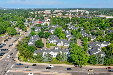 $350,000 | 2030 Mainstreet, Hopkins, MN 55343