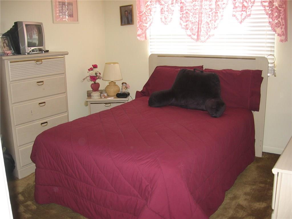 220 Coraopolis Road, Unit E9 Coraopolis, PA 15108 - Photo 11 of 21 Gallery Image 11