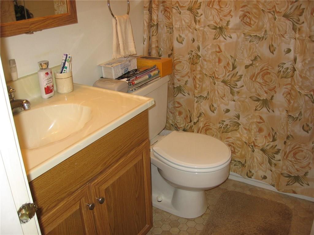 220 Coraopolis Road, Unit E9 Coraopolis, PA 15108 - Photo 14 of 21 Gallery Image 14