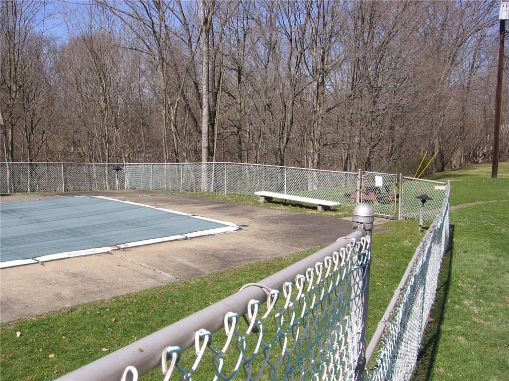 220 Coraopolis Road, Unit E9 Coraopolis, PA 15108 - Photo 20 of 21 Gallery Image 20