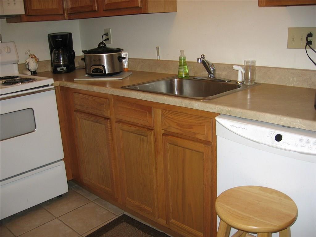 220 Coraopolis Road, Unit E9 Coraopolis, PA 15108 - Photo 6 of 21 Gallery Image 6