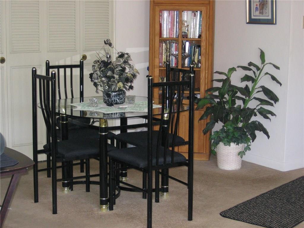 220 Coraopolis Road, Unit E9 Coraopolis, PA 15108 - Photo 9 of 21 Gallery Image 9