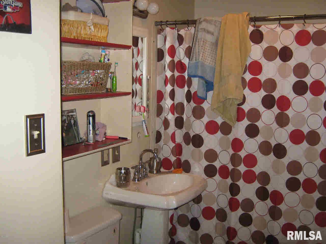 10692 East Freesia Road Mount Vernon, IL 62864 - Photo 5 of 10 Gallery Image 5