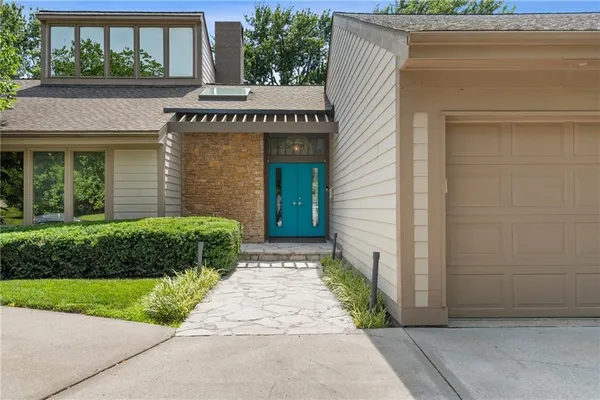$875,000 | 6130 Hodges Drive, Mission, KS 66202