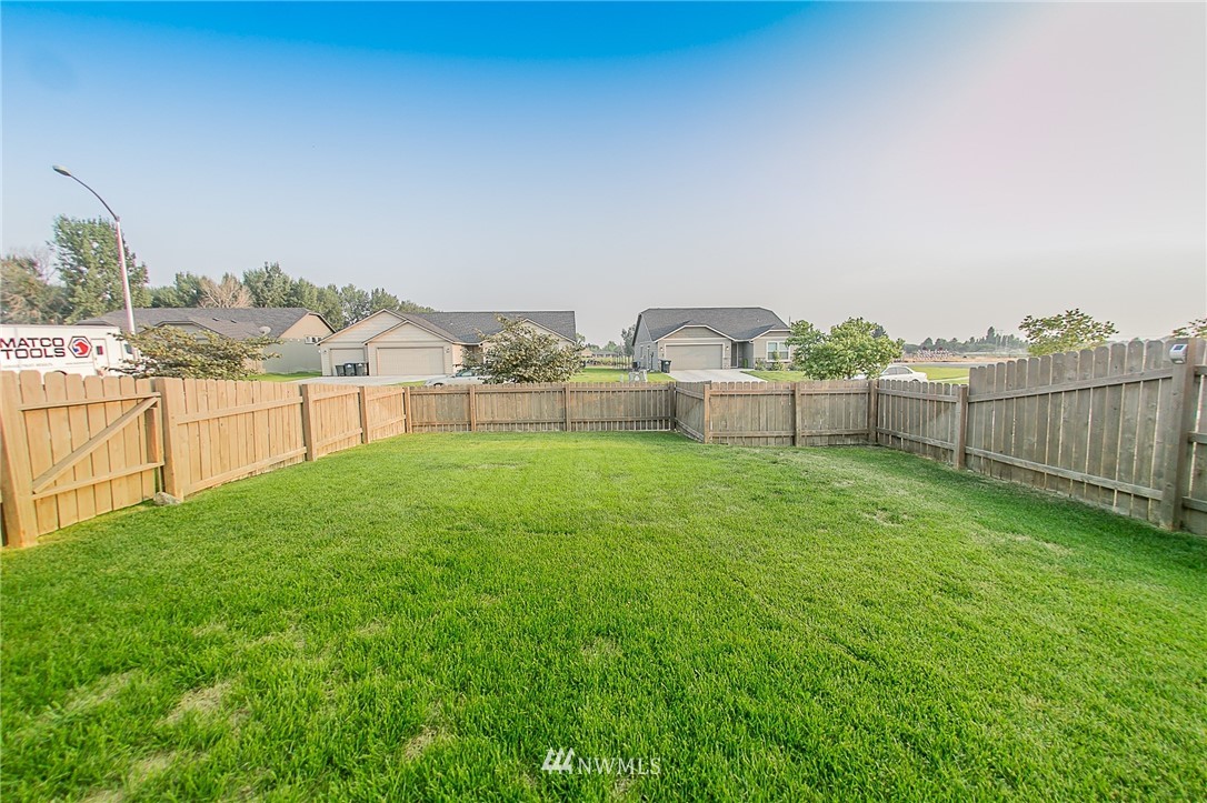 800 South Hamilton Road Moses Lake, WA 98837 - Photo 3 of 24 Gallery Image 3