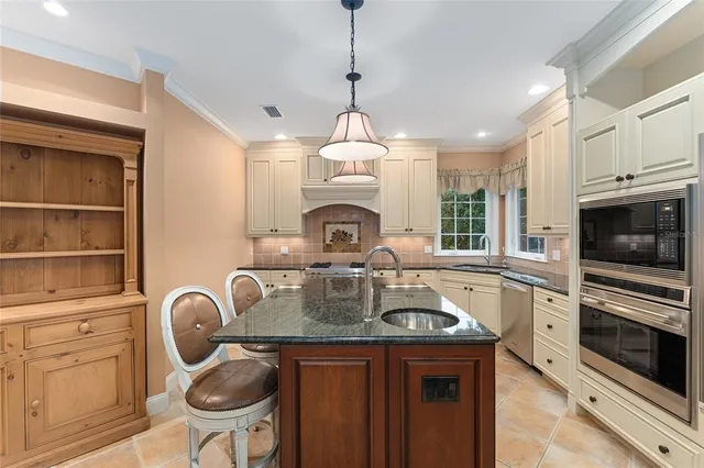 $699,000 | 3525 Northwest 18th Avenue, Gainesville, FL 32605