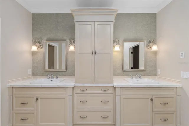 $699,000 | 3525 Northwest 18th Avenue, Gainesville, FL 32605