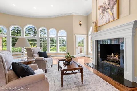 $1,650,000 | 5 Hillburn Court, North Barrington, IL 60010