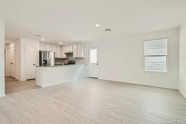 $1,550 | 13922 Wool Park, San Antonio, TX 78252