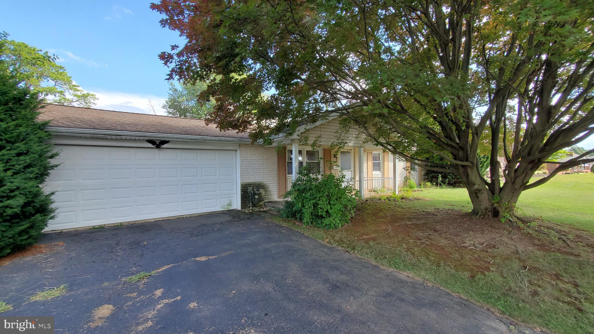 415 Spring Forge Drive Spring Grove, PA 17362 - Photo 2 of 43