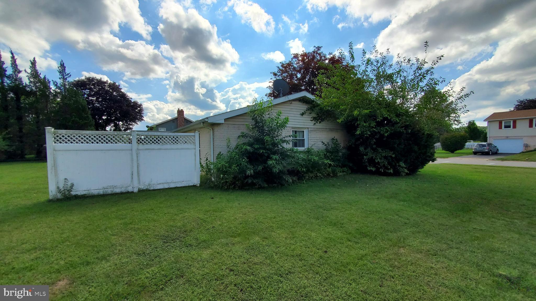 415 Spring Forge Drive Spring Grove, PA 17362 - Photo 8 of 43