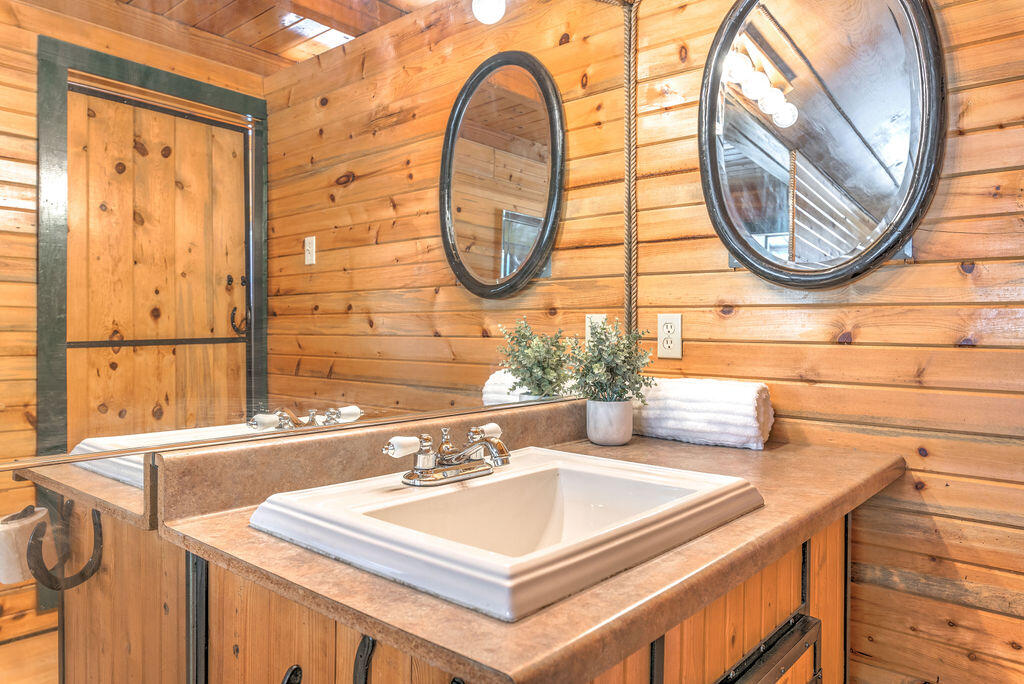 1145 South Rimrock Road Prineville, OR 97754 - Photo 14 of 28 090A5893_4_5_6_7