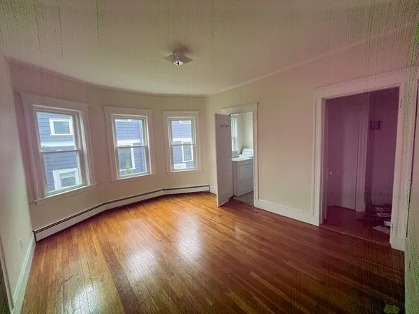 $2,400 | 190 Maplewood Street, Unit 1, Watertown, MA 02472