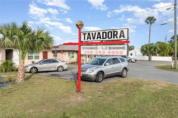 $950 | 1401 East Alfred Street, Unit 4, Tavares, FL 32778