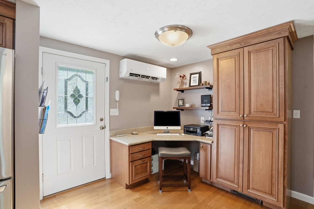 61 Stoney Weir Road Halifax, MA 02338 - Photo 4 of 42