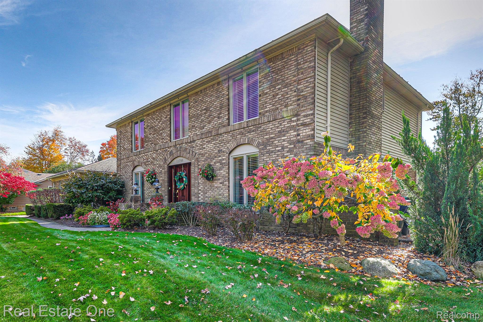 11700 Raintree Court Utica, MI 48315 - Photo 23 of 35 Professionally landscaped